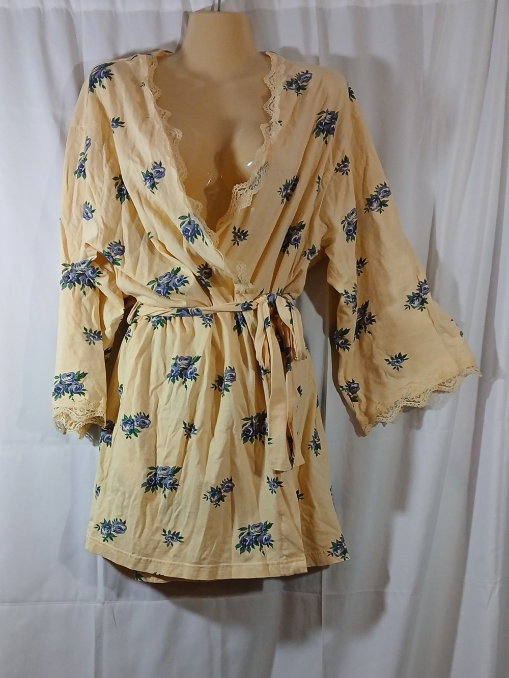 Victoria's Secret Womens Small Wrap Knit Robe Yellow Floral Lace Trim Belted